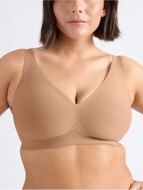 Knix Revolution V-Neck Wireless Smoothing Medium Support Bra in Cavassa Brown XL